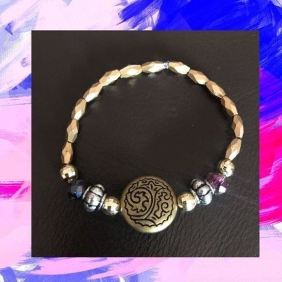 NWOT. Set of 3 Beautiful Stretch Bracelet. - Picture 4 of 5